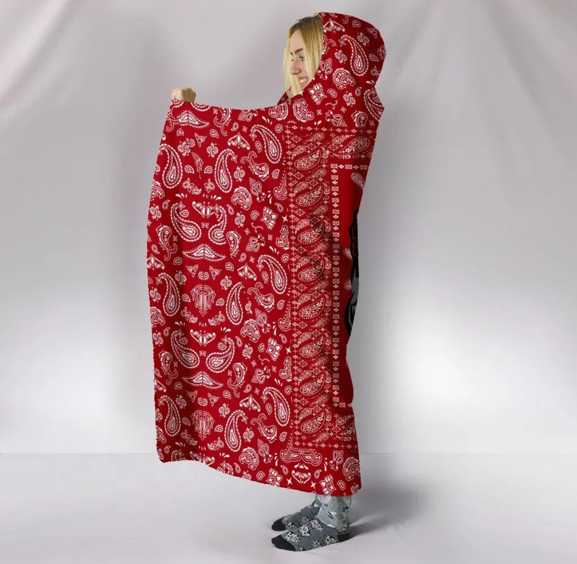 Red Bandana Pitbull Hooded Blanket – Bold Paisley Print